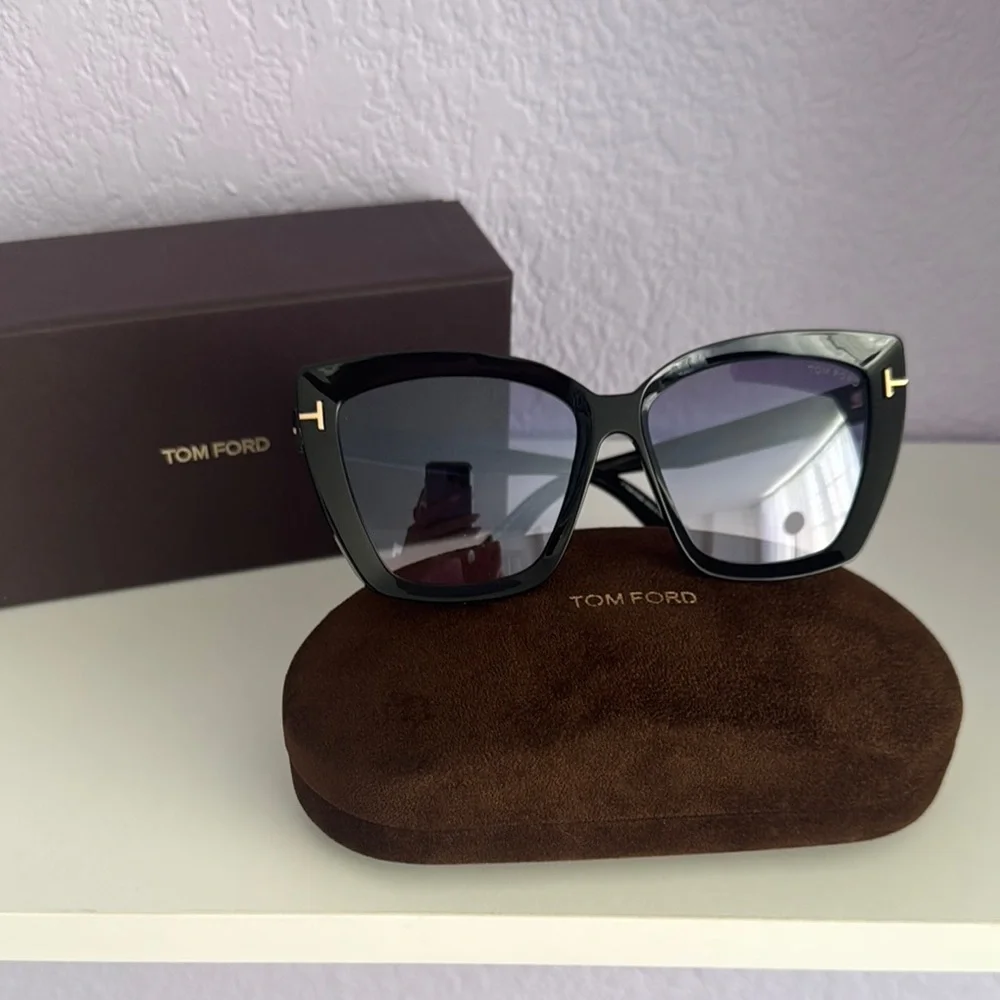 NEW!! Tom Ford women sunglasses Scarlett-02 TF920 01B Authentic Tom Ford | Accessories | New Tom Ford Women Sunglasses  main image 2